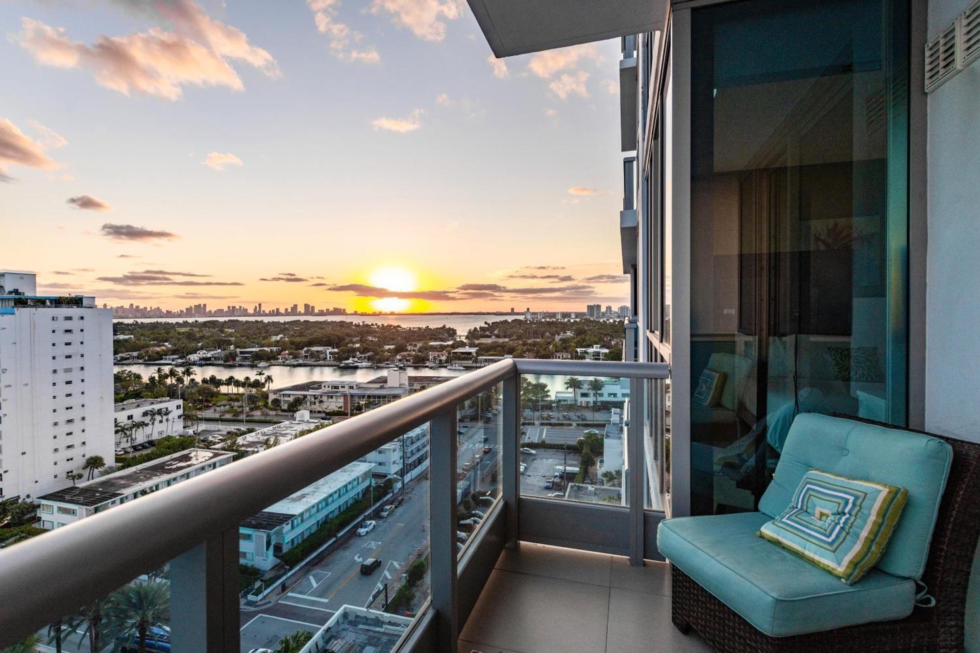 Global Luxury Suites At Monte Carlo 마이애미 비치 객실 사진