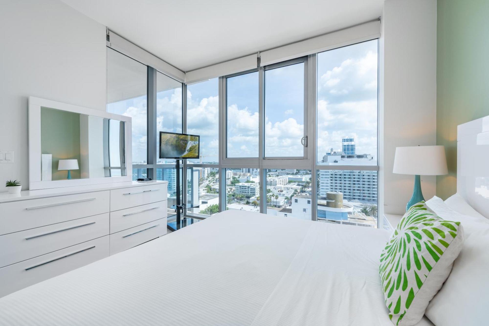 Global Luxury Suites At Monte Carlo 마이애미 비치 객실 사진
