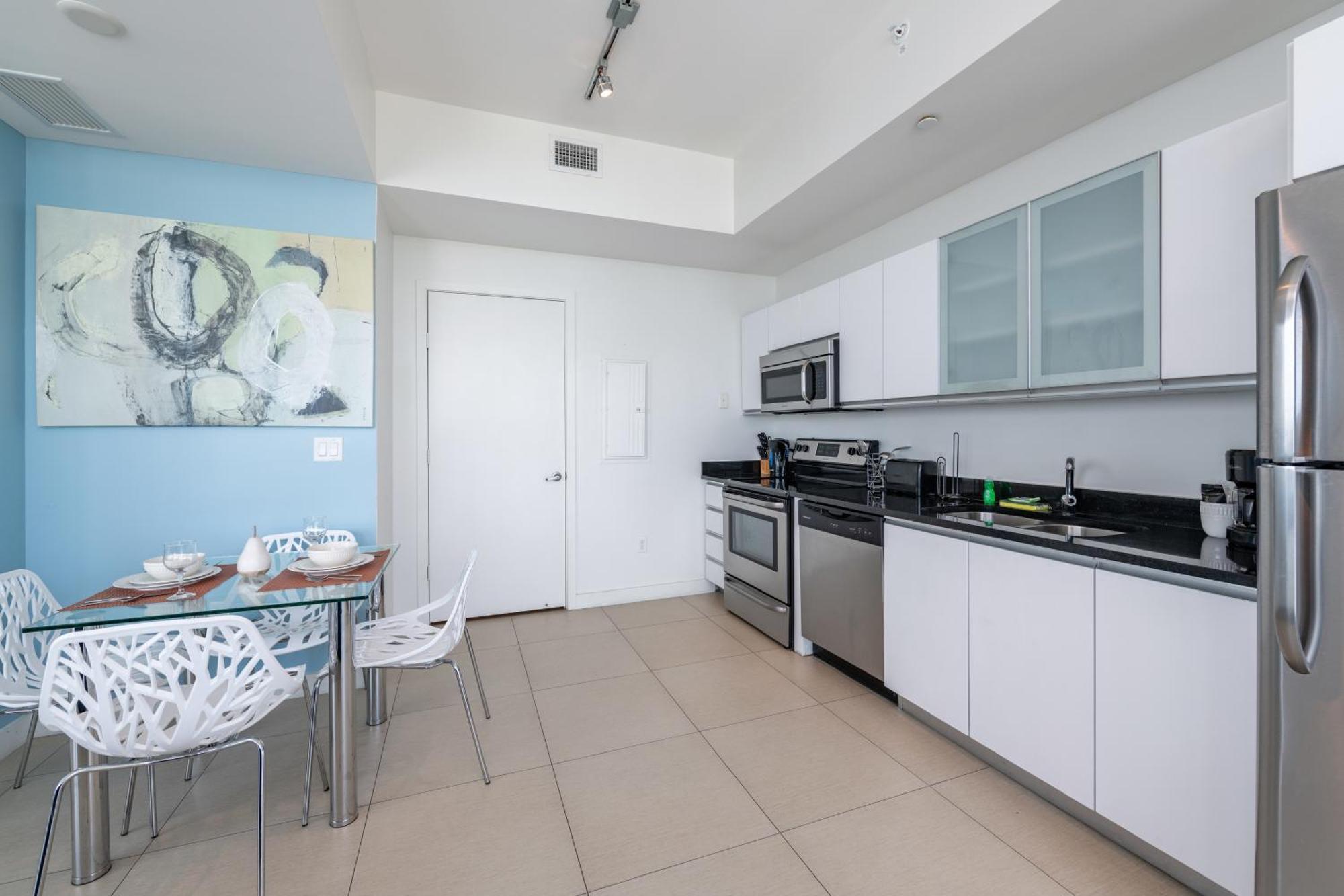 Global Luxury Suites At Monte Carlo 마이애미 비치 객실 사진